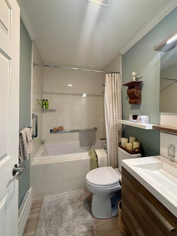 74 Hilltop Place, New London, NH 03257