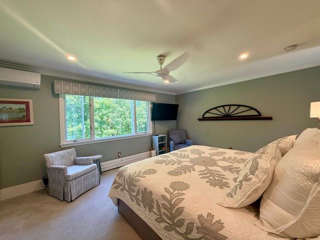 74 Hilltop Place, New London, NH 03257