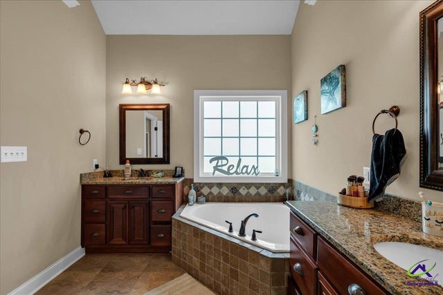 300 Post Oak Way, Warner Robins, GA 31088