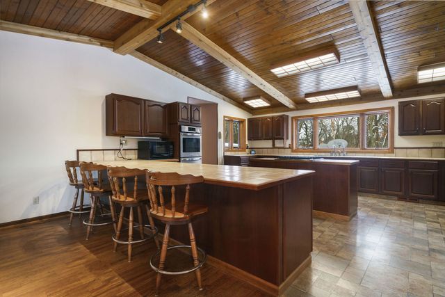 1203 W Mud Creek Road, Oregon, IL 61061