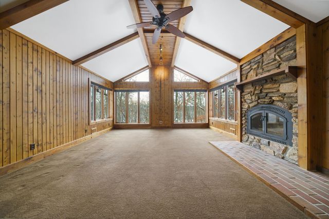 1203 W Mud Creek Road, Oregon, IL 61061