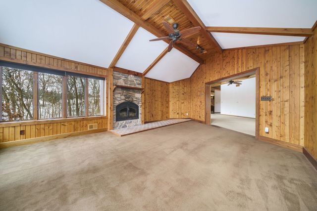 1203 W Mud Creek Road, Oregon, IL 61061