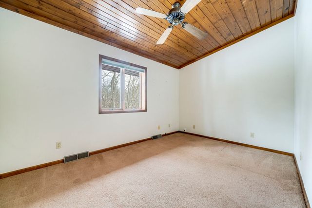 1203 W Mud Creek Road, Oregon, IL 61061