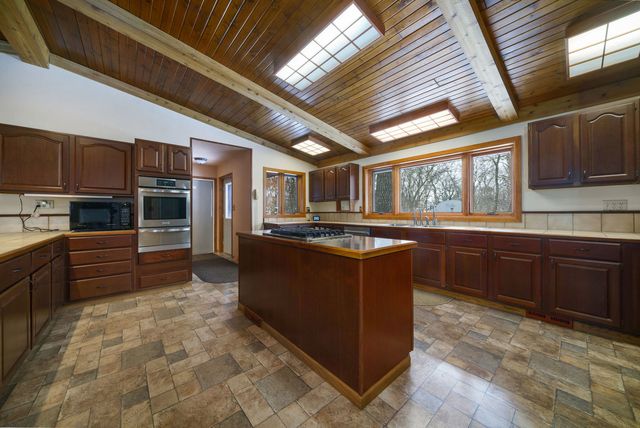 1203 W Mud Creek Road, Oregon, IL 61061