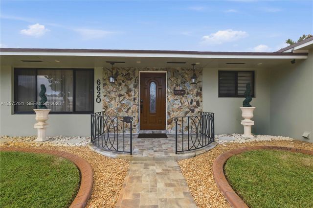 6620 SW 6th Street, Pembroke Pines, FL 33023