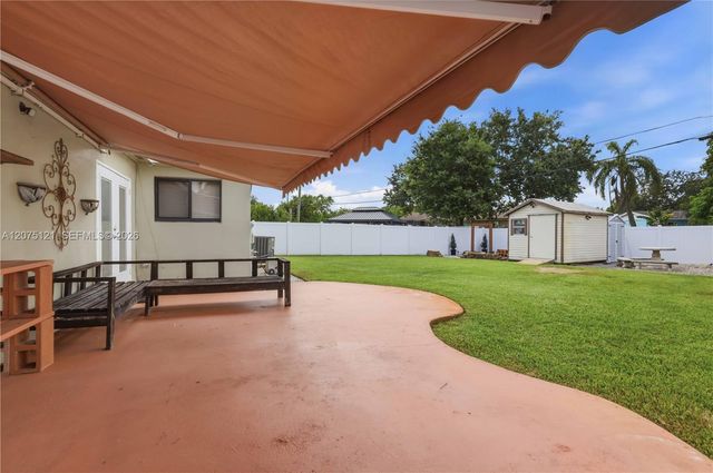 6620 SW 6th Street, Pembroke Pines, FL 33023