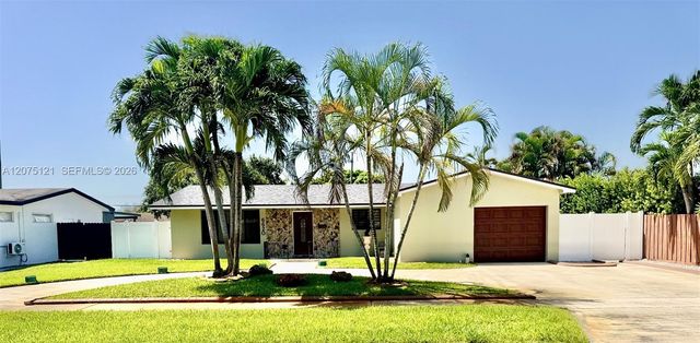 6620 SW 6th Street, Pembroke Pines, FL 33023