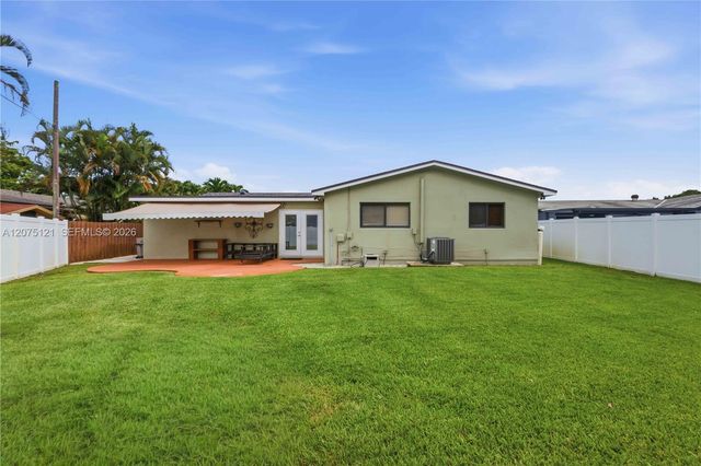 6620 SW 6th Street, Pembroke Pines, FL 33023