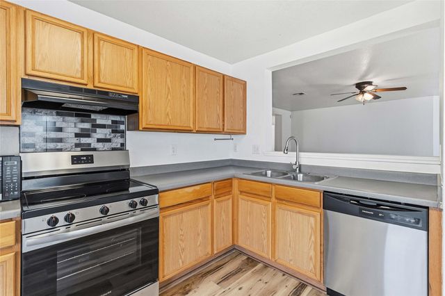 224 Capistrano DR, San Marcos, TX 78666