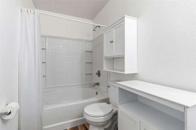 224 Capistrano DR, San Marcos, TX 78666