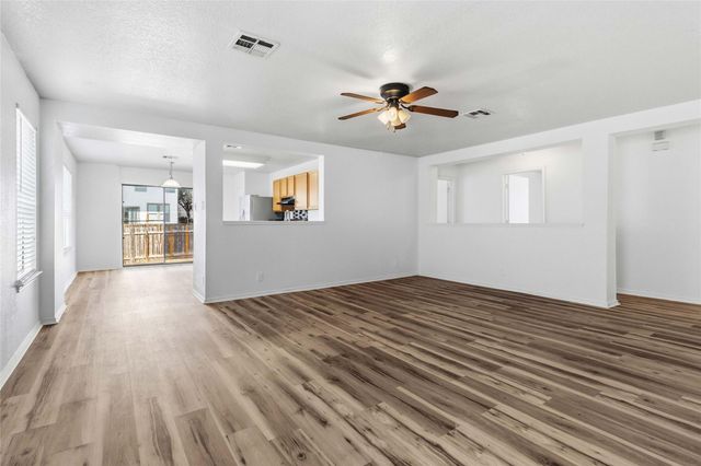 224 Capistrano DR, San Marcos, TX 78666