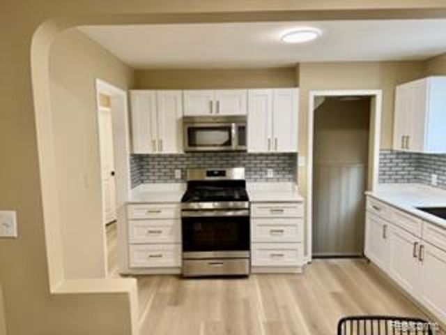 20221 Washtenaw, Harper Woods, MI 48225