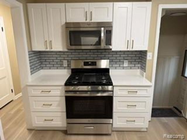 20221 Washtenaw, Harper Woods, MI 48225