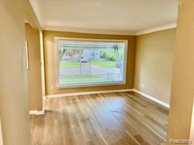 20221 Washtenaw, Harper Woods, MI 48225