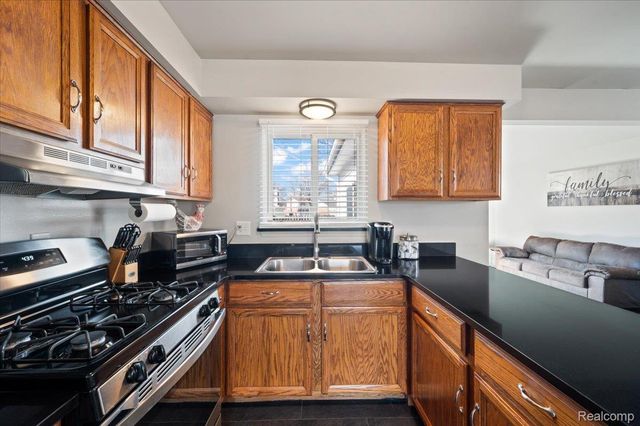 28992 Kathryn Street, Garden City, MI 48135