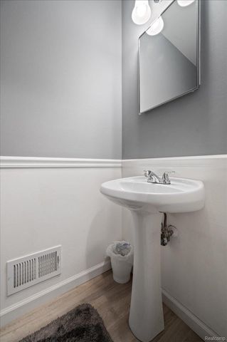 28992 Kathryn Street, Garden City, MI 48135