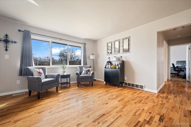 28992 Kathryn Street, Garden City, MI 48135