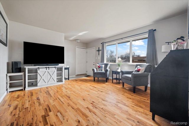 28992 Kathryn Street, Garden City, MI 48135