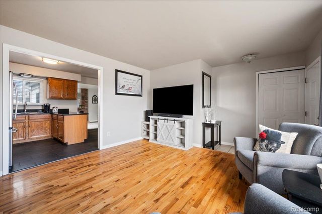 28992 Kathryn Street, Garden City, MI 48135