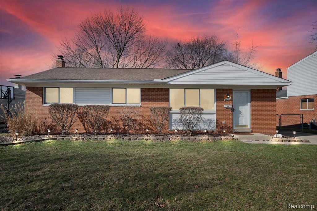 28992 Kathryn Street, Garden City, MI 48135