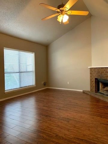 501 SW 11th Street A, Bentonville, AR 72712