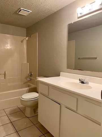 501 SW 11th Street A, Bentonville, AR 72712