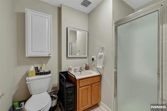 189 Forest Avenue 216, Paramus, NJ 07652