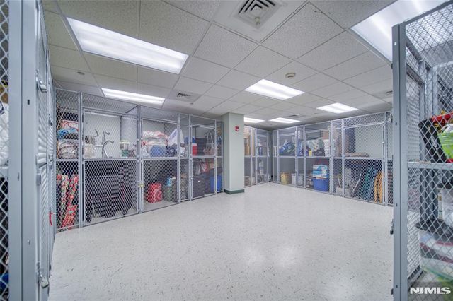 189 Forest Avenue 216, Paramus, NJ 07652