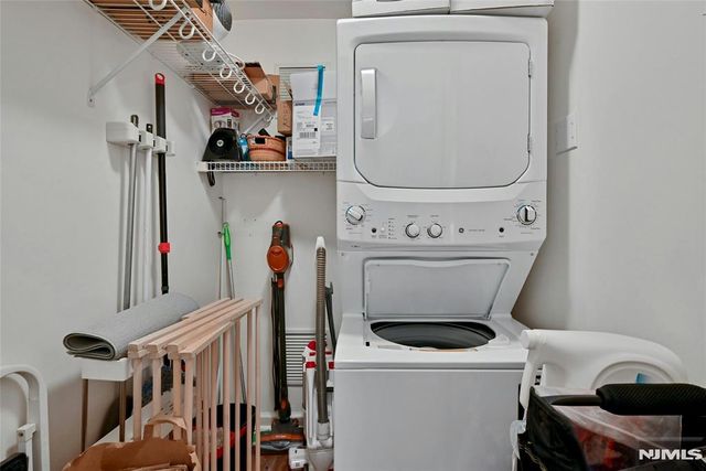 189 Forest Avenue 216, Paramus, NJ 07652