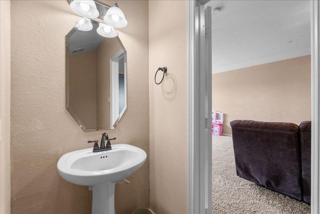 606 W Fork, Webster, TX 77598