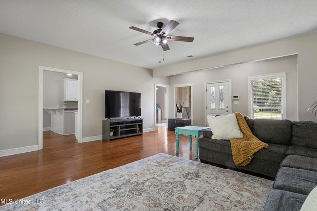 20 Rachel Lane, Perkinston, MS 39573