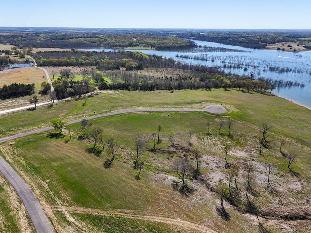 380 Harborside Terrace, Windom, TX 75492