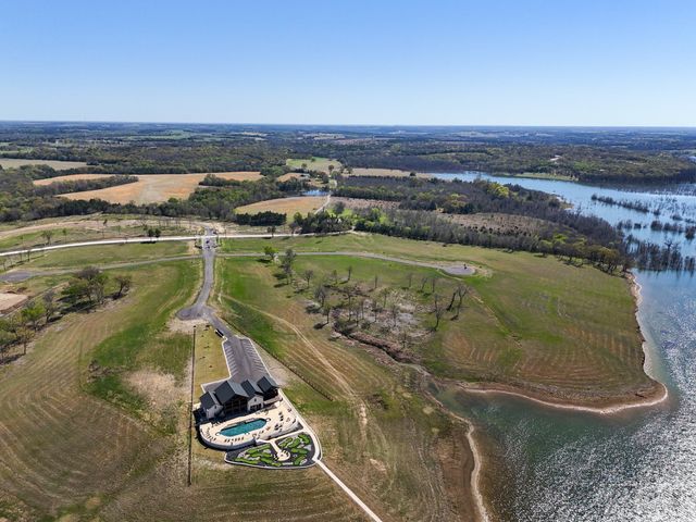 380 Harborside Terrace, Windom, TX 75492