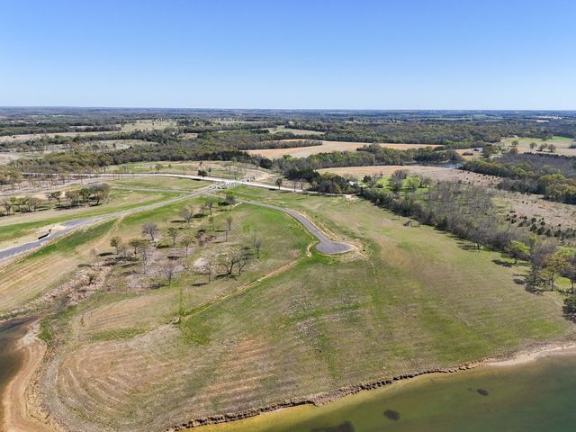 380 Harborside Terrace, Windom, TX 75492