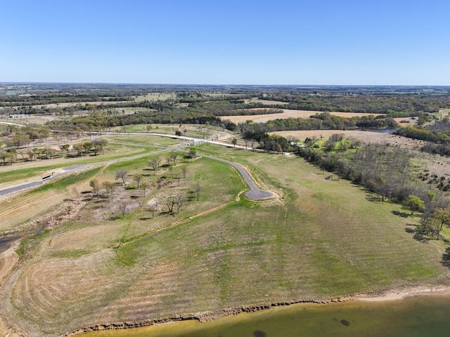 380 Harborside Terrace, Windom, TX 75492