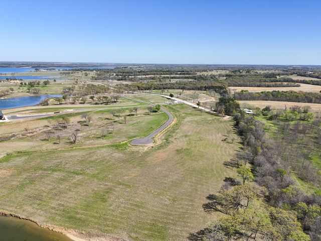 380 Harborside Terrace, Windom, TX 75492