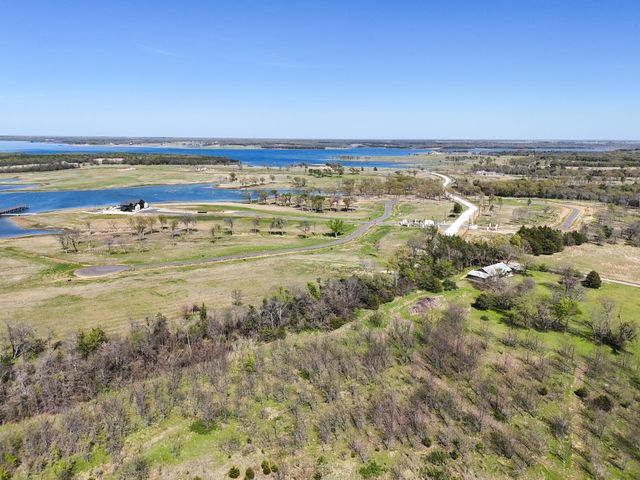 380 Harborside Terrace, Windom, TX 75492