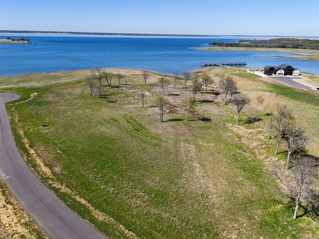 380 Harborside Terrace, Windom, TX 75492