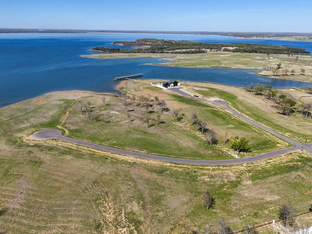 380 Harborside Terrace, Windom, TX 75492