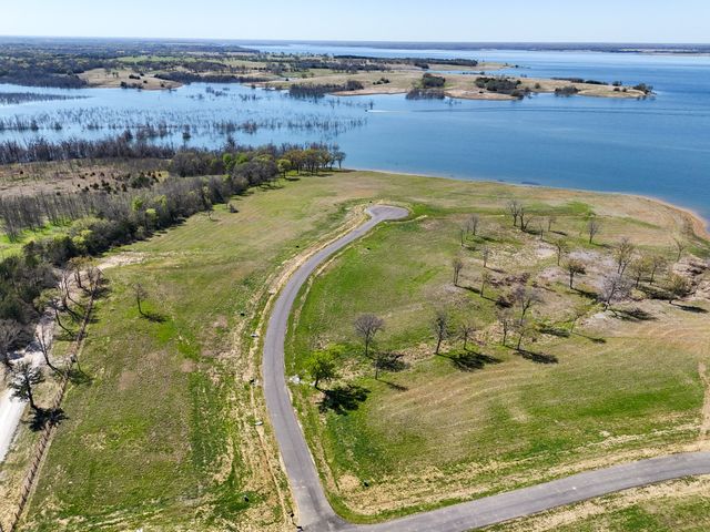 380 Harborside Terrace, Windom, TX 75492