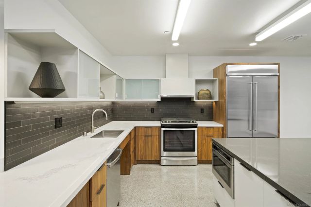 321 10 TH Avenue 2103, San Diego, CA 92101