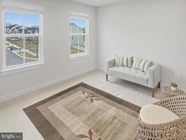 105 CABBAGE WHITE DR, Lake Frederick, VA 22630