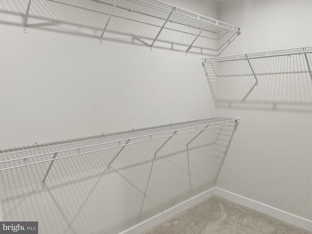 105 CABBAGE WHITE DR, Lake Frederick, VA 22630