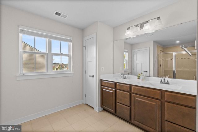 105 CABBAGE WHITE DR, Lake Frederick, VA 22630