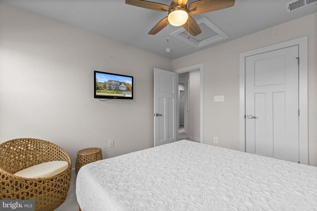 105 CABBAGE WHITE DR, Lake Frederick, VA 22630