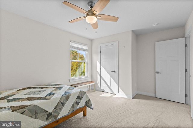 105 CABBAGE WHITE DR, Lake Frederick, VA 22630