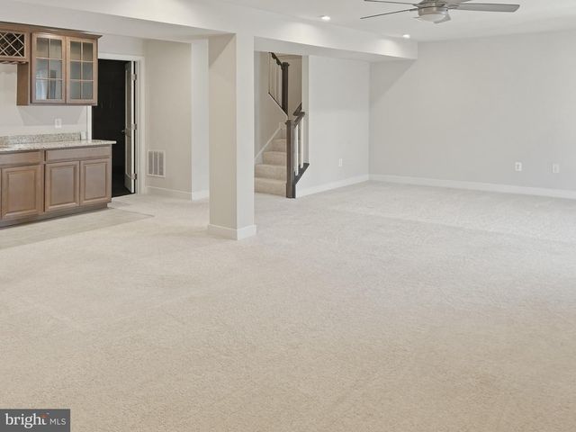 105 CABBAGE WHITE DR, Lake Frederick, VA 22630