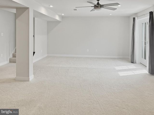 105 CABBAGE WHITE DR, Lake Frederick, VA 22630