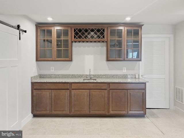 105 CABBAGE WHITE DR, Lake Frederick, VA 22630