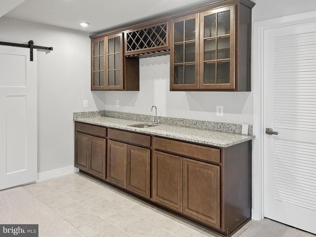 105 CABBAGE WHITE DR, Lake Frederick, VA 22630